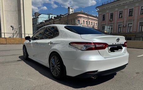 Toyota Camry, 2018 год, 3 950 000 рублей, 9 фотография