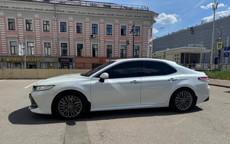Toyota Camry, 2018 год, 3 950 000 рублей, 10 фотография