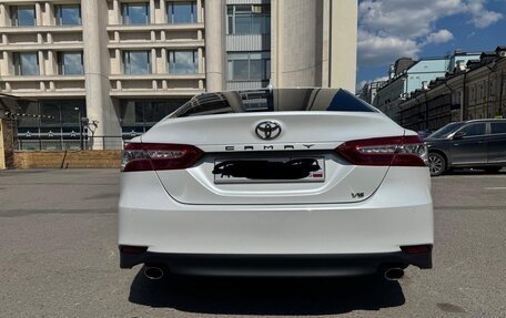 Toyota Camry, 2018 год, 3 950 000 рублей, 7 фотография