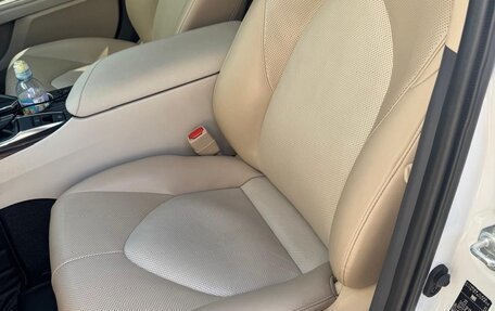 Toyota Camry, 2018 год, 3 950 000 рублей, 28 фотография