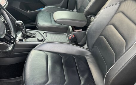 Volkswagen Tiguan II, 2018 год, 3 600 000 рублей, 5 фотография