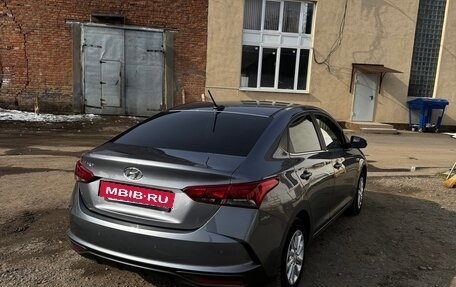 Hyundai Solaris II рестайлинг, 2020 год, 1 300 000 рублей, 3 фотография