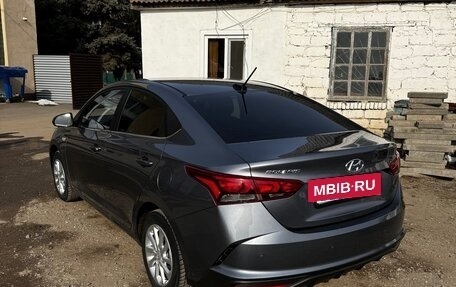 Hyundai Solaris II рестайлинг, 2020 год, 1 300 000 рублей, 5 фотография
