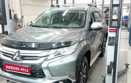 Mitsubishi Pajero Sport III рестайлинг, 2018 год, 2 330 000 рублей, 1 фотография
