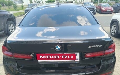 BMW 5 серия, 2021 год, 3 650 000 рублей, 2 фотография