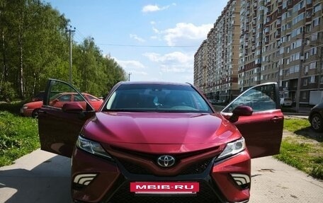 Toyota Camry, 2017 год, 2 430 000 рублей, 4 фотография