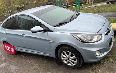 Hyundai Solaris II рестайлинг, 2012 год, 700 000 рублей, 6 фотография