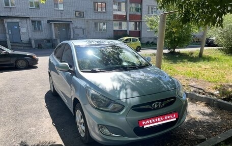 Hyundai Solaris II рестайлинг, 2012 год, 700 000 рублей, 4 фотография