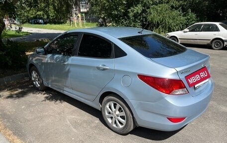 Hyundai Solaris II рестайлинг, 2012 год, 700 000 рублей, 7 фотография