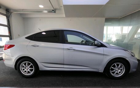 Hyundai Solaris II рестайлинг, 2012 год, 700 000 рублей, 4 фотография
