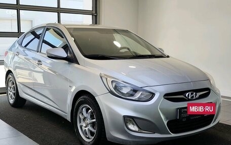 Hyundai Solaris II рестайлинг, 2012 год, 700 000 рублей, 3 фотография
