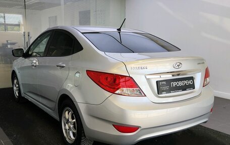 Hyundai Solaris II рестайлинг, 2012 год, 700 000 рублей, 7 фотография