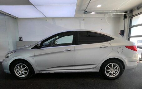 Hyundai Solaris II рестайлинг, 2012 год, 700 000 рублей, 8 фотография