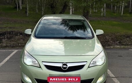 Opel Astra J, 2011 год, 570 000 рублей, 2 фотография