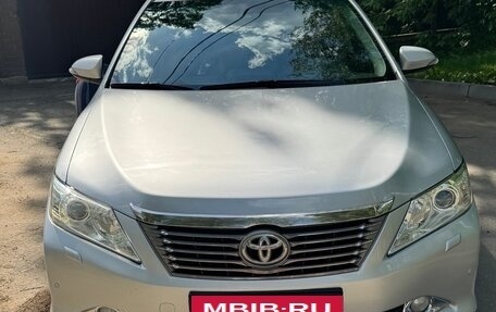 Toyota Camry, 2012 год, 2 200 000 рублей, 2 фотография