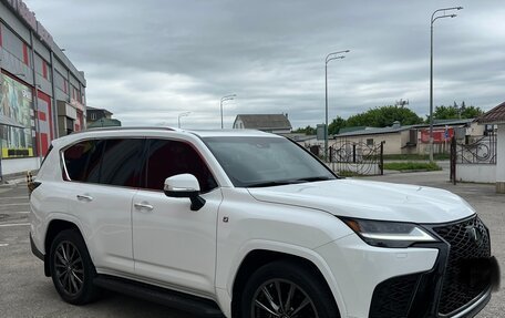 Lexus LX, 2022 год, 16 000 000 рублей, 2 фотография