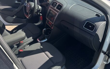 Volkswagen Polo VI (EU Market), 2017 год, 1 500 000 рублей, 2 фотография