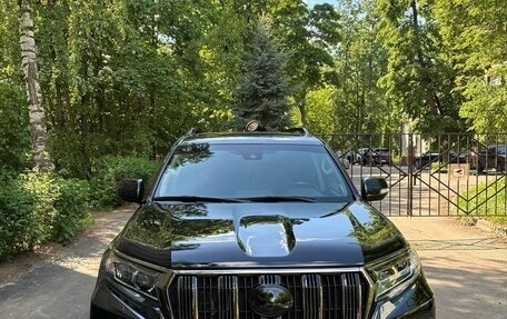 Toyota Land Cruiser Prado 150 рестайлинг 2, 2021 год, 8 000 000 рублей, 2 фотография