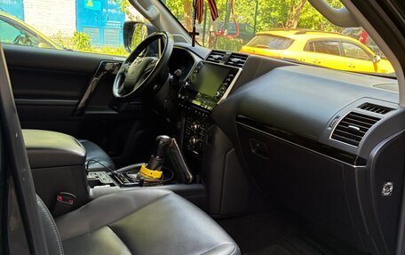 Toyota Land Cruiser Prado 150 рестайлинг 2, 2021 год, 8 000 000 рублей, 13 фотография