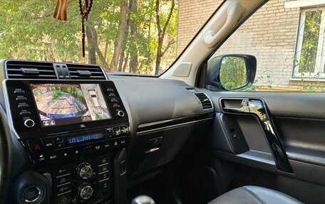 Toyota Land Cruiser Prado 150 рестайлинг 2, 2021 год, 8 000 000 рублей, 15 фотография