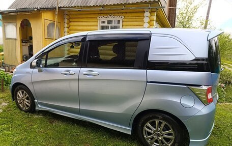 Honda Freed I, 2014 год, 1 200 000 рублей, 5 фотография
