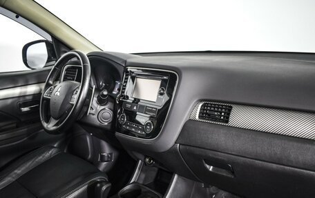 Mitsubishi Outlander III рестайлинг 3, 2014 год, 1 817 000 рублей, 4 фотография