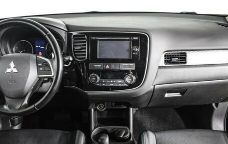 Mitsubishi Outlander III рестайлинг 3, 2014 год, 1 817 000 рублей, 6 фотография