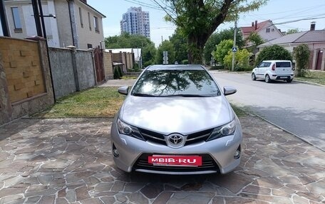 Toyota Auris II, 2013 год, 1 550 000 рублей, 2 фотография