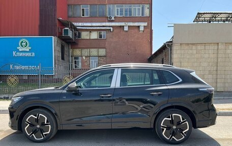 Volkswagen Tiguan, 2024 год, 4 499 000 рублей, 2 фотография