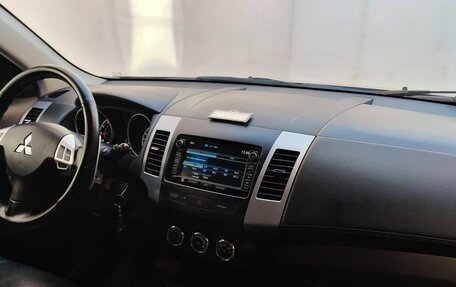 Mitsubishi Outlander III рестайлинг 3, 2011 год, 1 095 000 рублей, 12 фотография