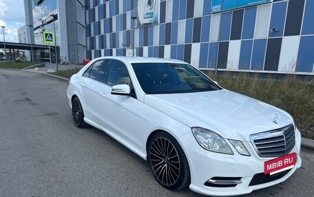Mercedes-Benz E-Класс, 2012 год, 1 750 000 рублей, 2 фотография