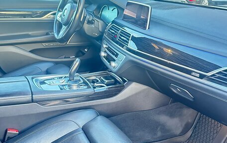 BMW 7 серия, 2018 год, 5 000 000 рублей, 25 фотография