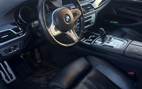 BMW 7 серия, 2018 год, 5 000 000 рублей, 26 фотография