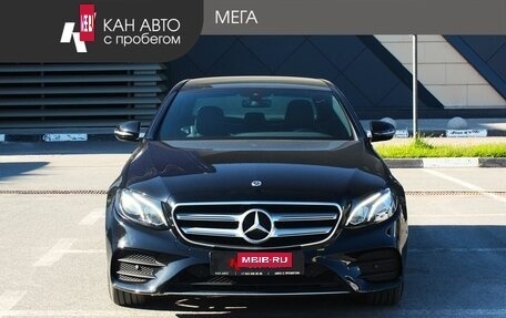 Mercedes-Benz E-Класс, 2020 год, 3 990 000 рублей, 4 фотография
