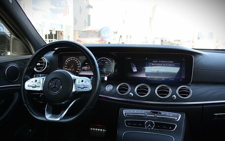 Mercedes-Benz E-Класс, 2020 год, 3 990 000 рублей, 20 фотография