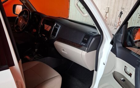 Mitsubishi Pajero IV, 2020 год, 4 500 000 рублей, 6 фотография