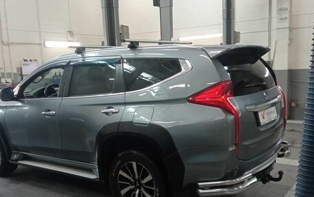 Mitsubishi Pajero Sport III рестайлинг, 2018 год, 2 330 000 рублей, 4 фотография