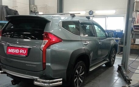 Mitsubishi Pajero Sport III рестайлинг, 2018 год, 2 330 000 рублей, 3 фотография