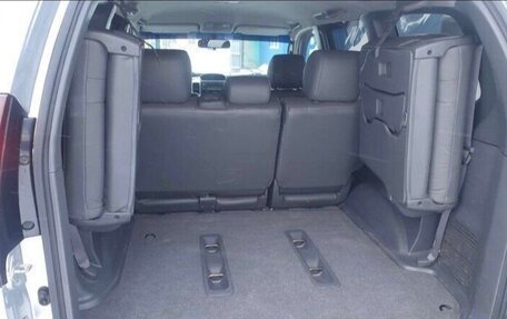 Toyota Land Cruiser Prado 120 рестайлинг, 2006 год, 1 960 000 рублей, 5 фотография