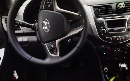 Hyundai Solaris II рестайлинг, 2014 год, 1 300 000 рублей, 8 фотография