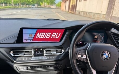 BMW 1 серия, 2019 год, 2 100 000 рублей, 16 фотография