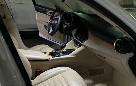 Alfa Romeo Giulia II, 2017 год, 2 550 000 рублей, 11 фотография