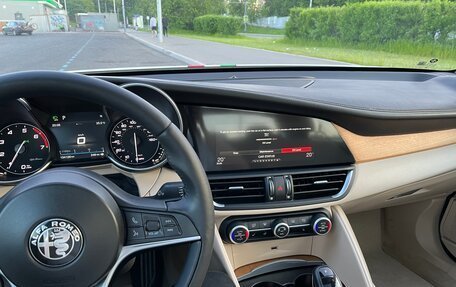 Alfa Romeo Giulia II, 2017 год, 2 550 000 рублей, 13 фотография