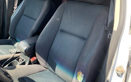 Toyota Matrix, 2005 год, 495 000 рублей, 16 фотография