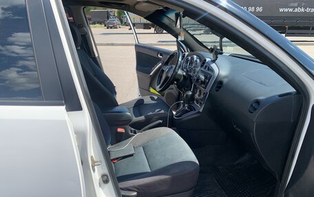 Toyota Matrix, 2005 год, 495 000 рублей, 19 фотография