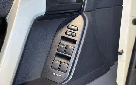 Toyota Land Cruiser Prado 150 рестайлинг 2, 2012 год, 2 750 000 рублей, 11 фотография