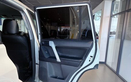 Toyota Land Cruiser Prado 150 рестайлинг 2, 2012 год, 2 750 000 рублей, 25 фотография