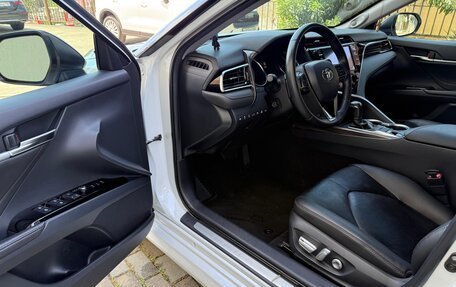 Toyota Camry, 2018 год, 2 599 000 рублей, 10 фотография