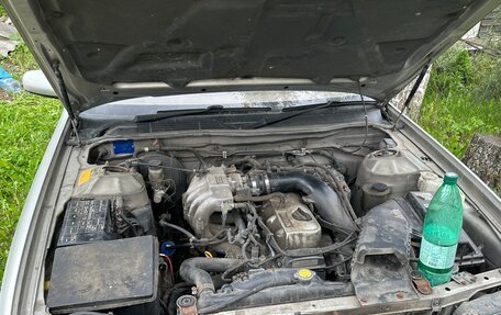 Nissan Laurel VIII, 1994 год, 700 000 рублей, 6 фотография