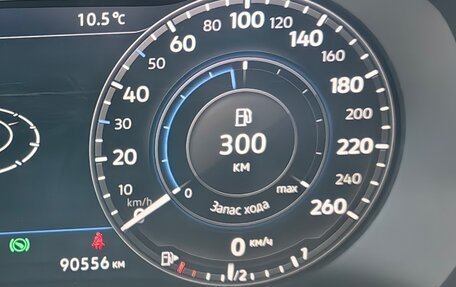 Volkswagen Tiguan II, 2018 год, 2 950 000 рублей, 3 фотография